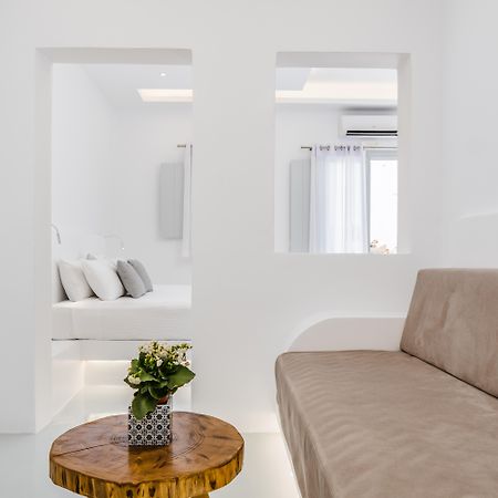 Serenita Luxury Suites Akrotírion Buitenkant foto