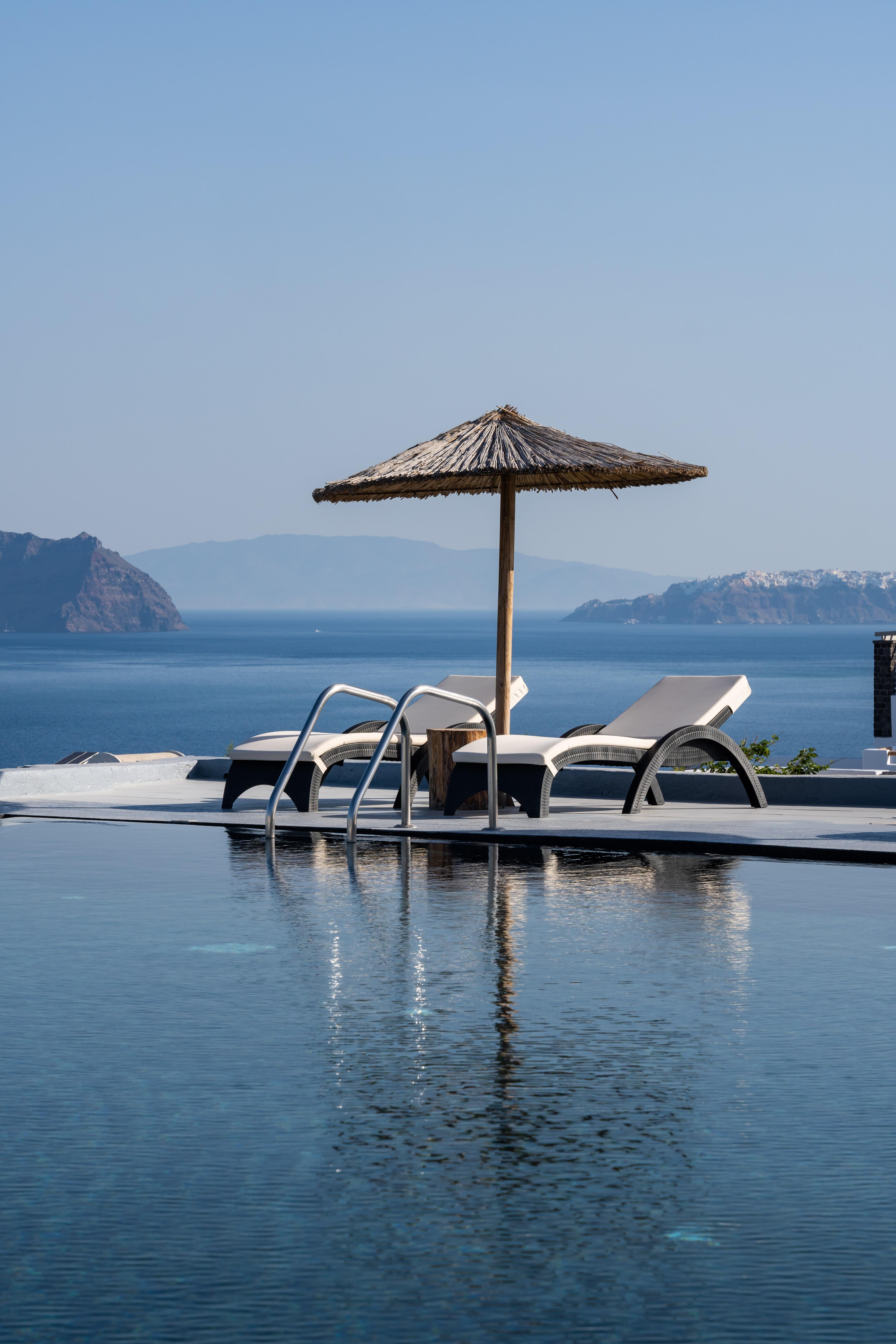Serenita Luxury Suites Akrotírion Buitenkant foto