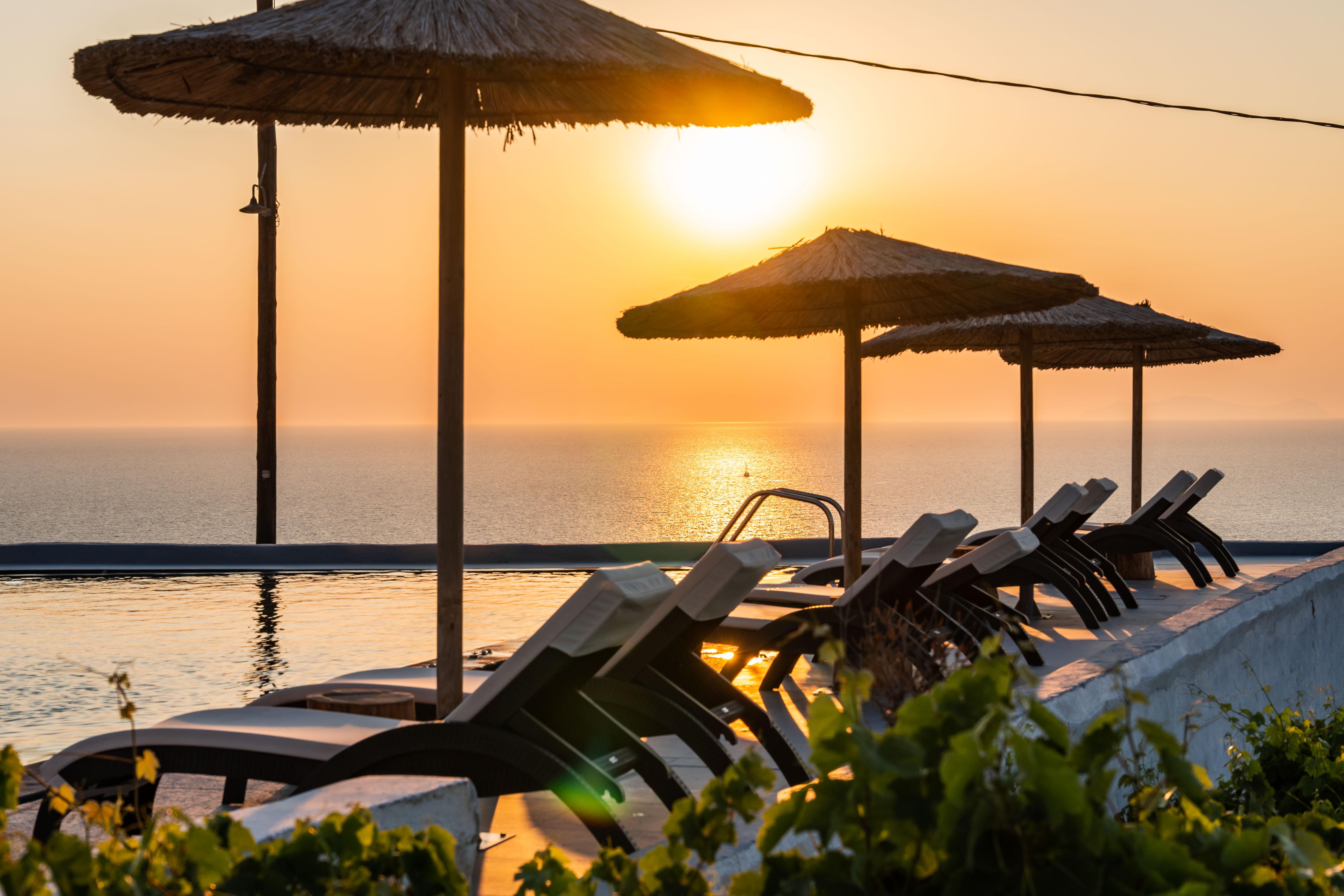 Serenita Luxury Suites Akrotírion Buitenkant foto