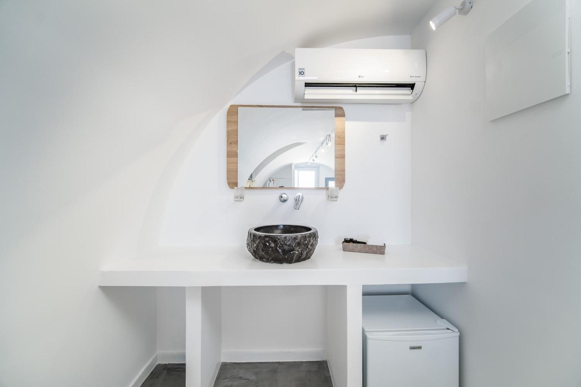 Serenita Luxury Suites Akrotírion Buitenkant foto