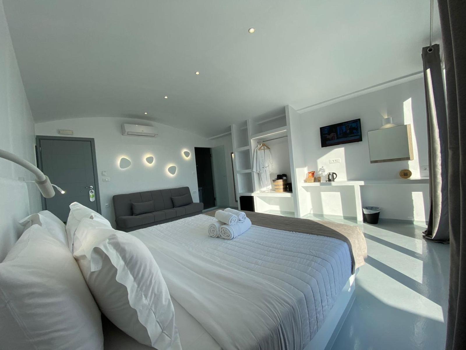 Serenita Luxury Suites Akrotírion Buitenkant foto