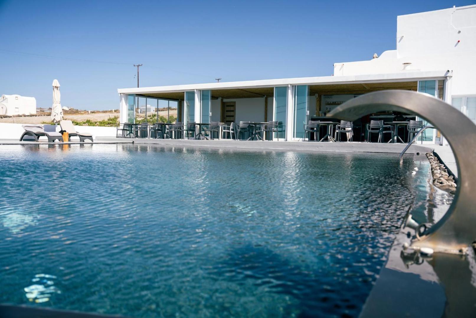 Serenita Luxury Suites Akrotírion Buitenkant foto