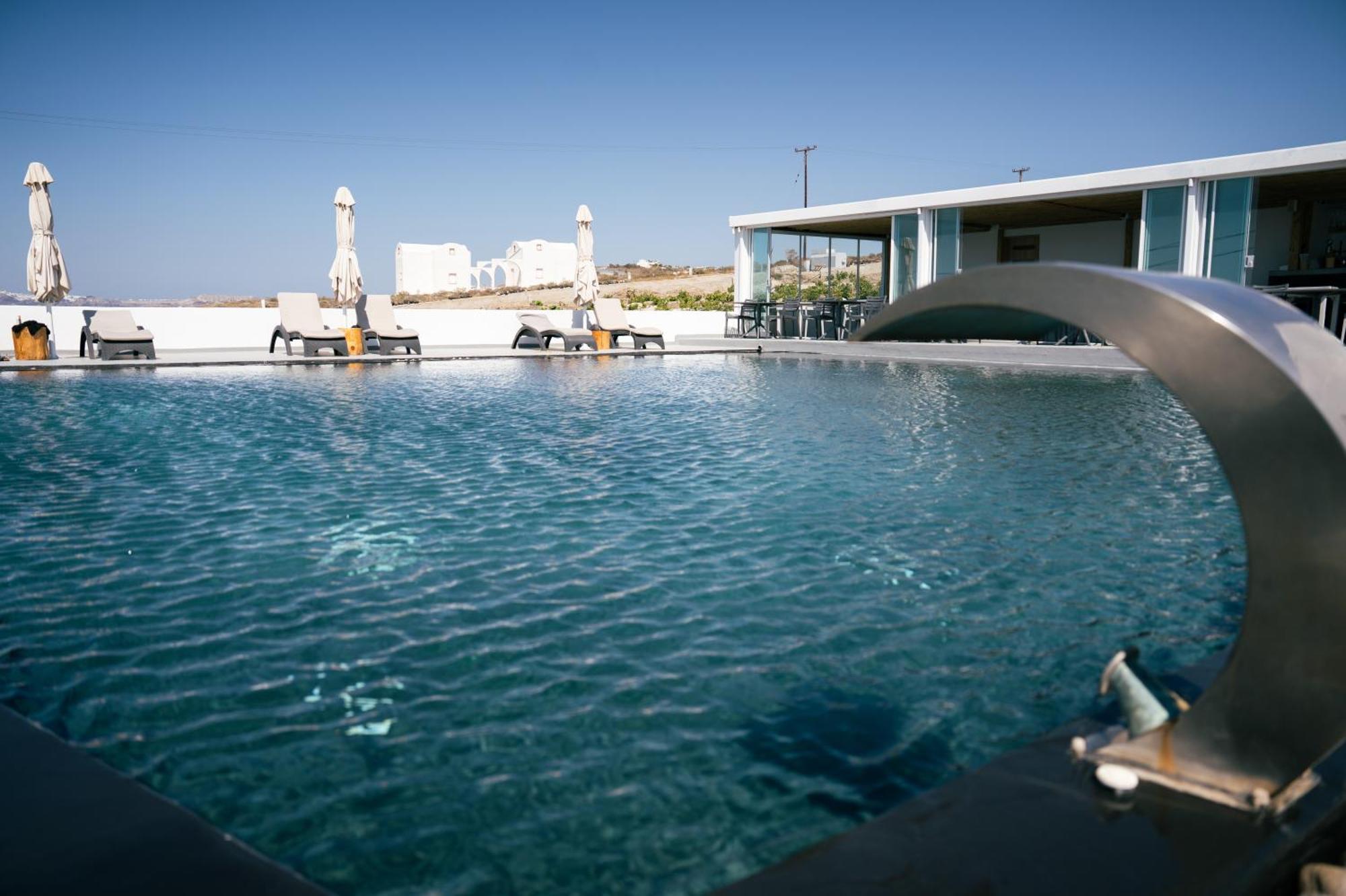 Serenita Luxury Suites Akrotírion Buitenkant foto