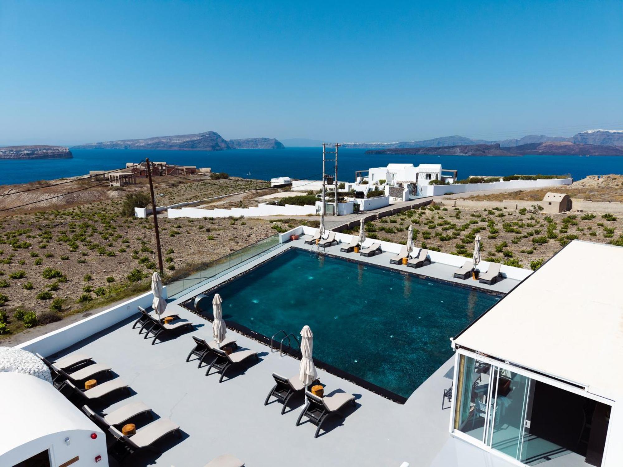 Serenita Luxury Suites Akrotírion Buitenkant foto