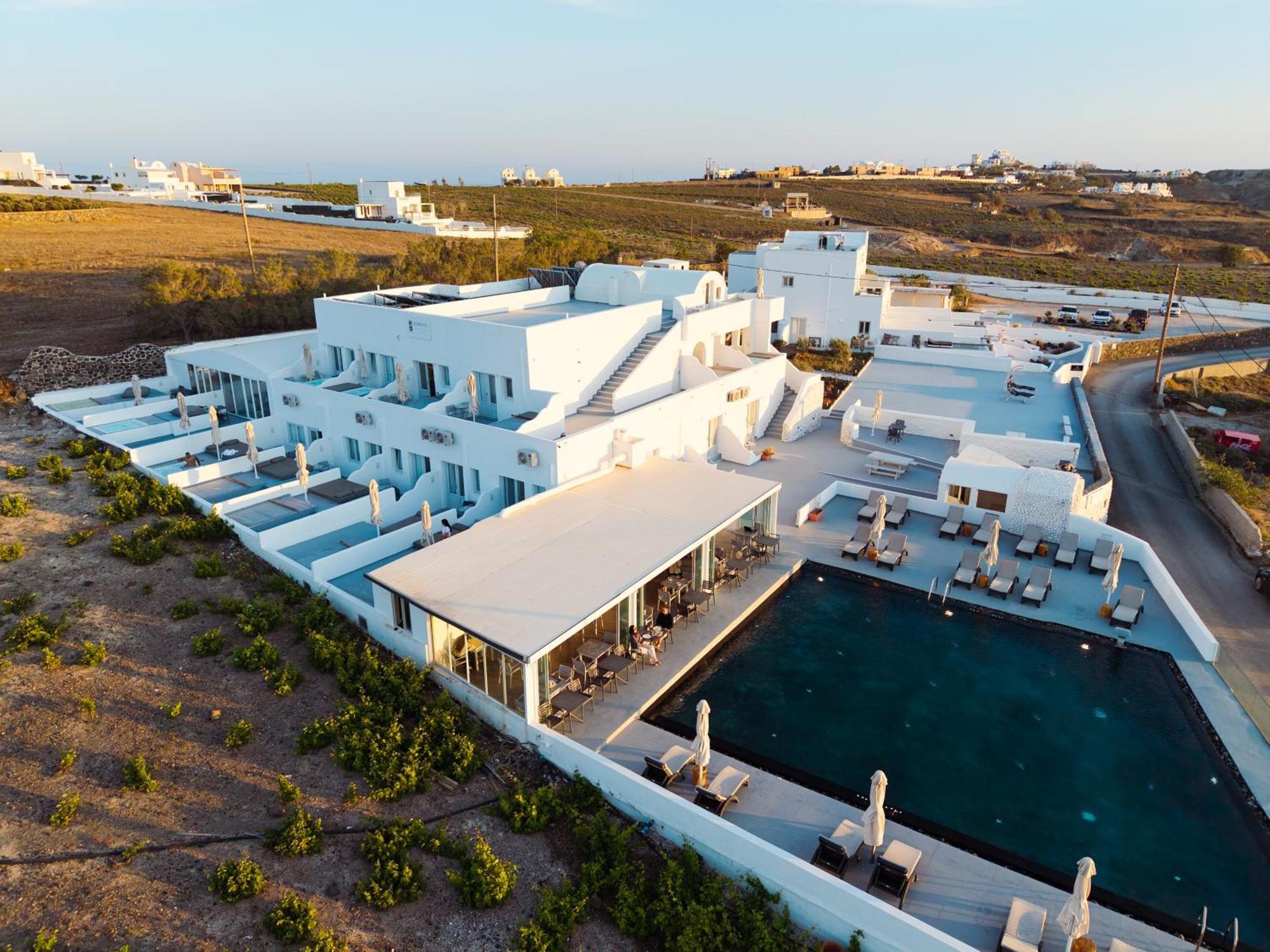 Serenita Luxury Suites Akrotírion Buitenkant foto