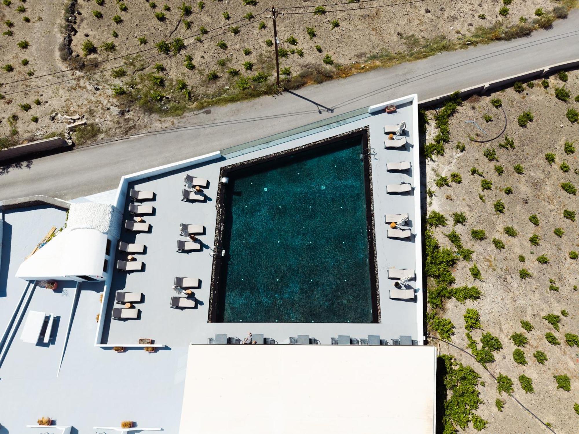 Serenita Luxury Suites Akrotírion Buitenkant foto