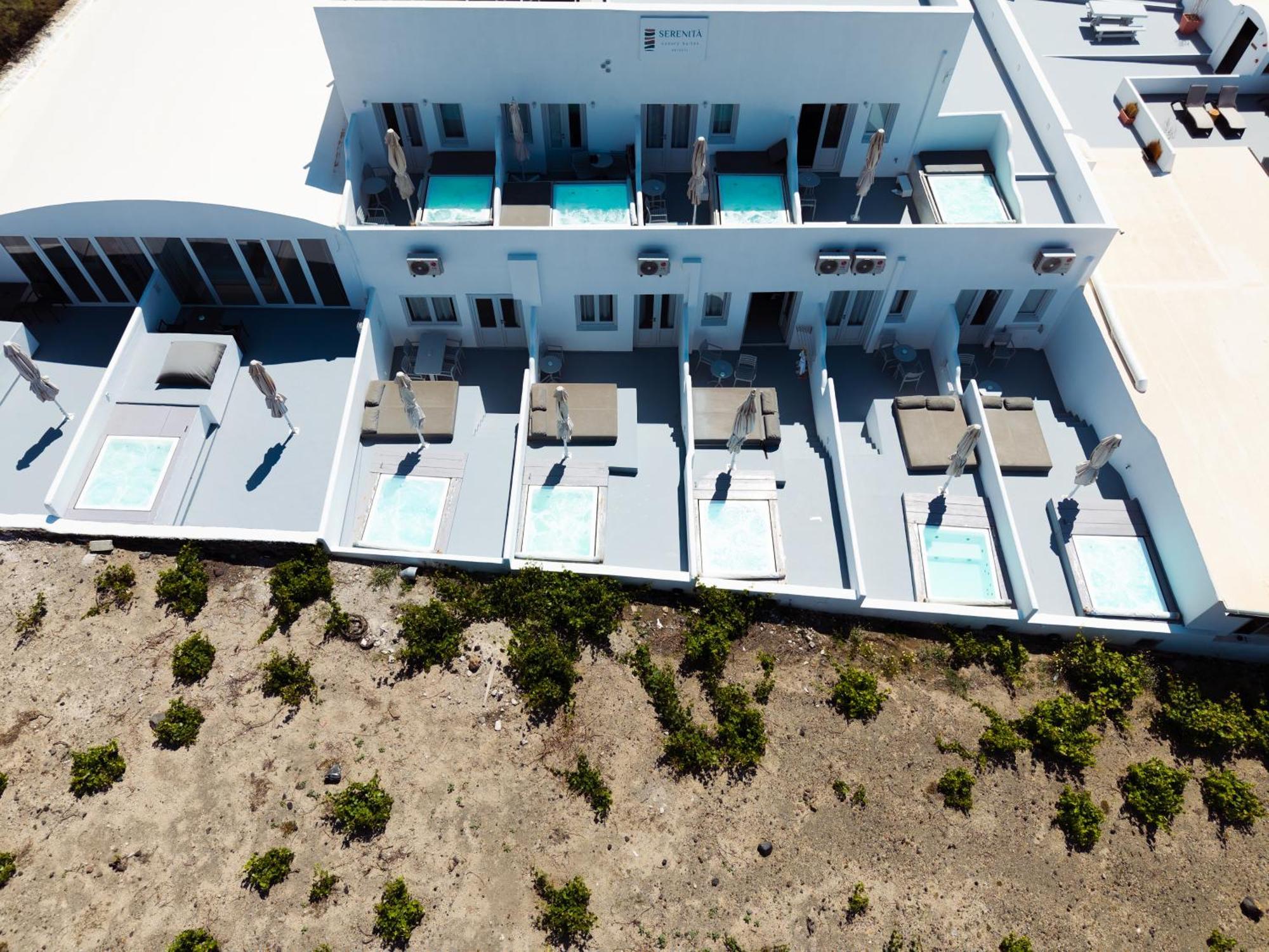 Serenita Luxury Suites Akrotírion Buitenkant foto